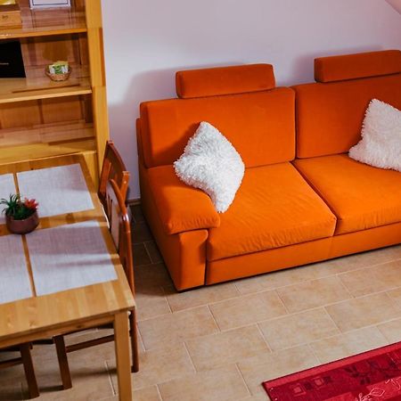 Niki Apartman Gyula Bagian luar foto