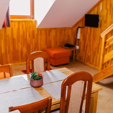 Niki Apartman Gyula Bagian luar foto