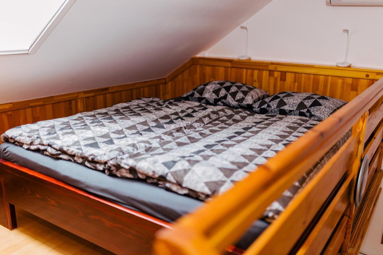 Niki Apartman Gyula Bagian luar foto
