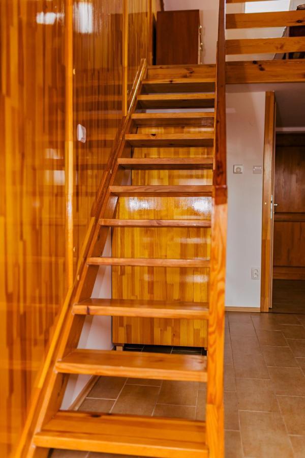 Niki Apartman Gyula Bagian luar foto