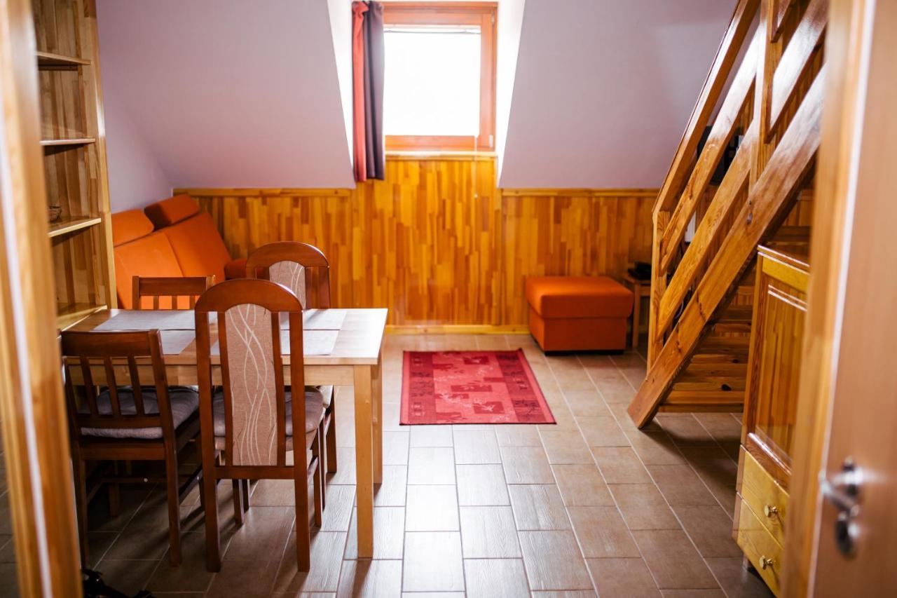 Niki Apartman Gyula Bagian luar foto