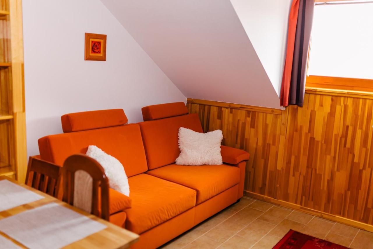 Niki Apartman Gyula Bagian luar foto