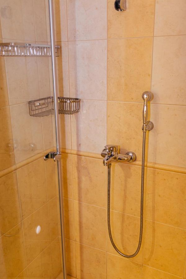 Niki Apartman Gyula Bagian luar foto