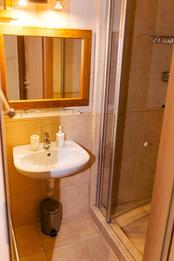 Niki Apartman Gyula Bagian luar foto